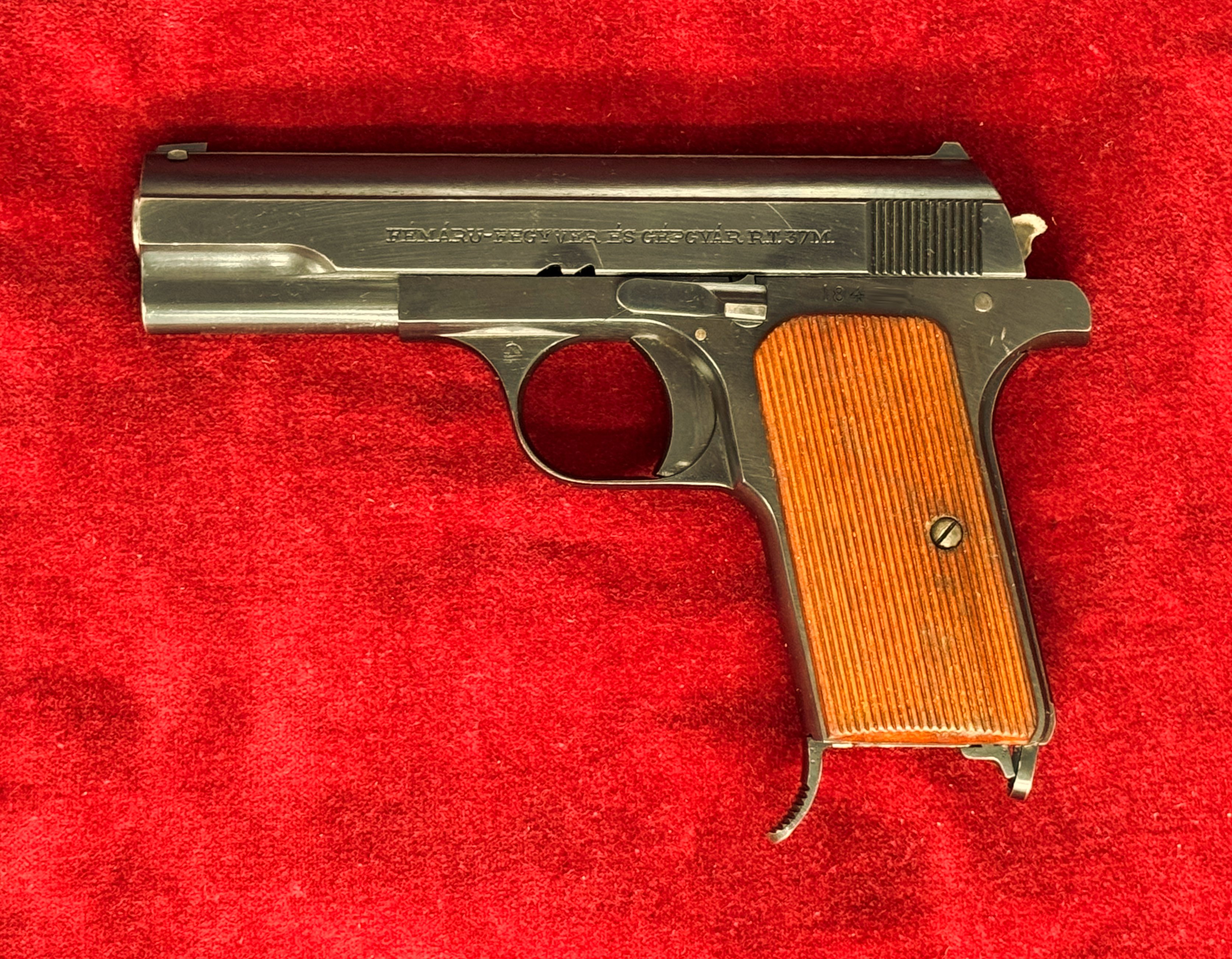 Hungarian FEG 37M pistol, left side)