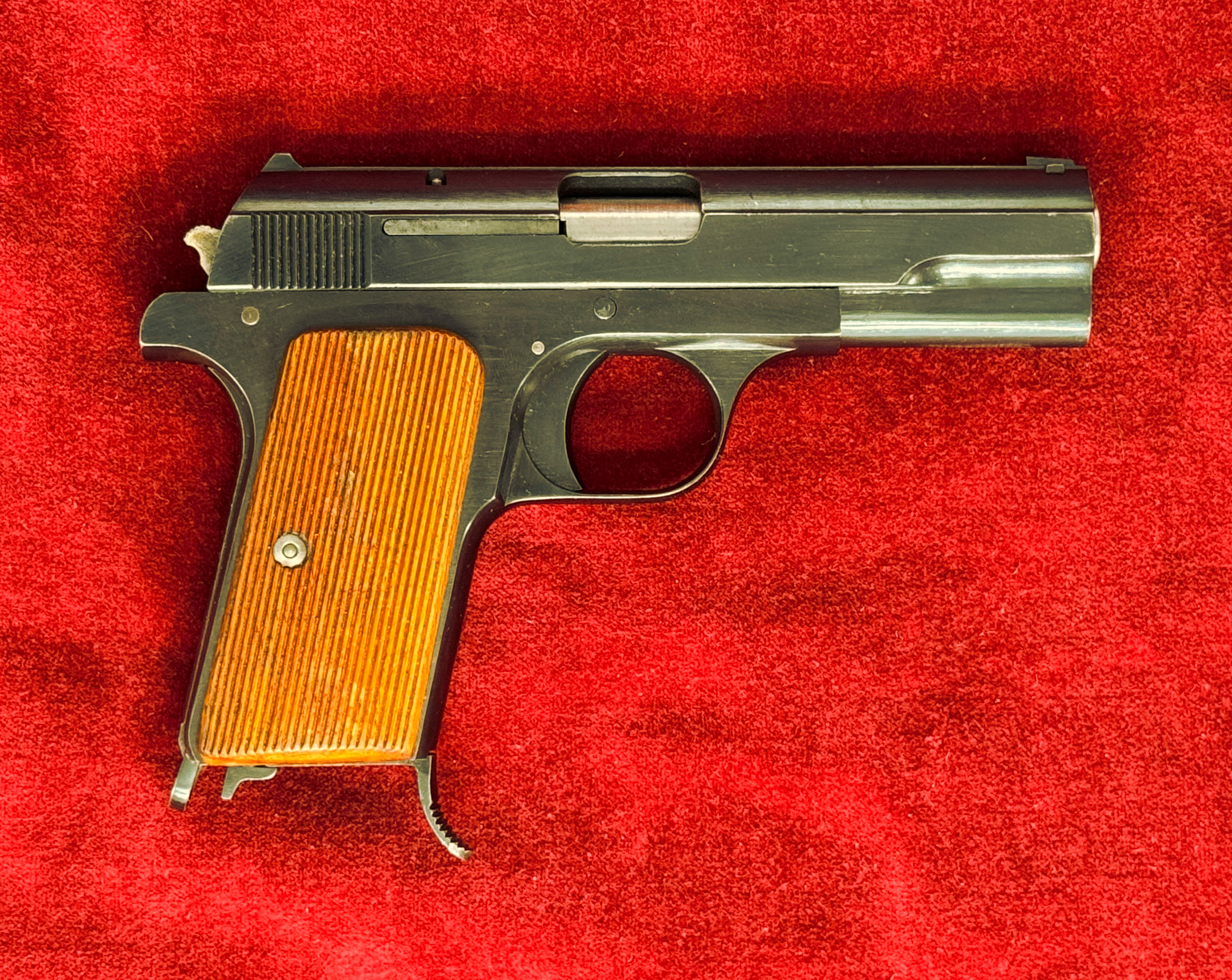 Hungarian FEG 37M pistol, right side
