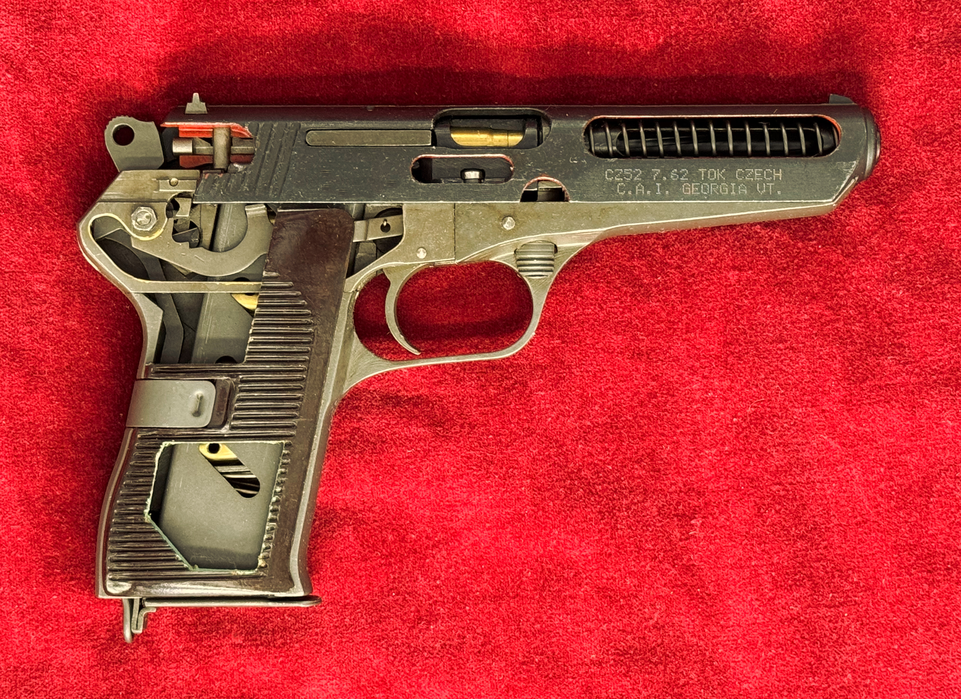 Vzor 52 cutaway, right side